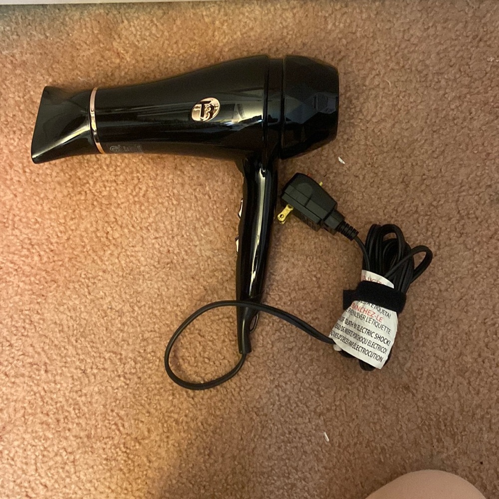 T3 Featherweight Blow Dryer NWOT